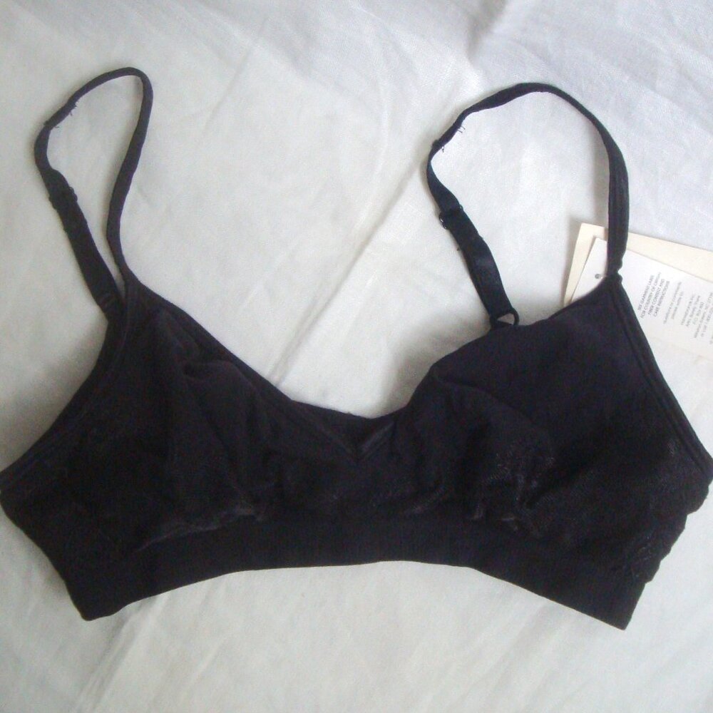 NEW barely there flawless fit 36A/B Bra Seamless Unpadded Black